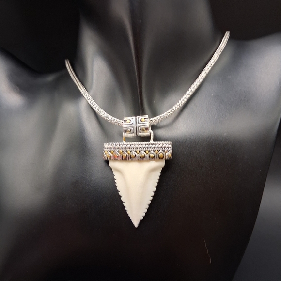 22K & Sterling Silver Arrowhead with 18" Sterling Tulang Naga Chain - Picture 1 of 5